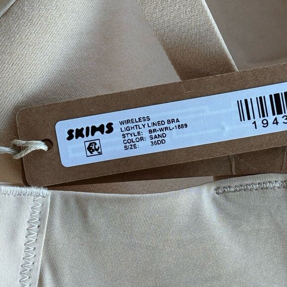 Skims Wireless Lightly Lined Bra Sand Size 36DD - Picture 7 of 7